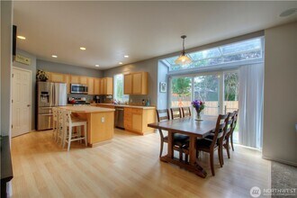 22654 SE 280th Pl in Maple Valley, WA - Building Photo - Building Photo