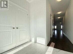 1461 Savoline Blvd in Milton, ON - Building Photo - Building Photo
