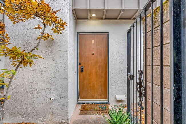 1411 Creekside Dr in Walnut Creek, CA - Building Photo - Building Photo