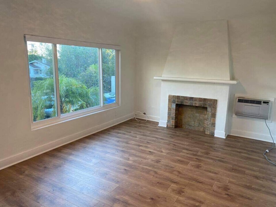 4525 Avocado St in Los Angeles, CA - Building Photo