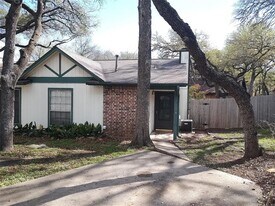 7105 Treasure Cove in Austin, TX - Building Photo