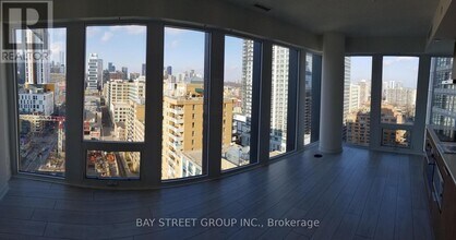60-2160 Shuter St in Toronto, ON - Building Photo - Building Photo