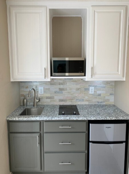 13960 Driftwood Dr, Unit B in Victorville, CA - Building Photo