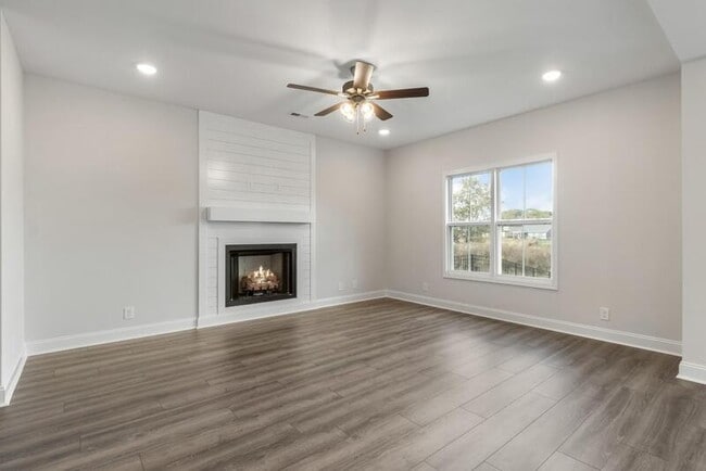 2616 Rafiki Dr in Clarksville, TN - Building Photo - Building Photo