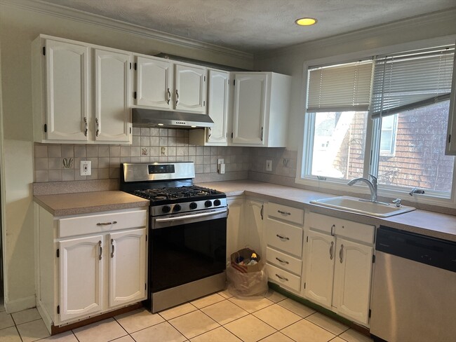59 Dartmouth St in Everett, MA - Building Photo - Building Photo