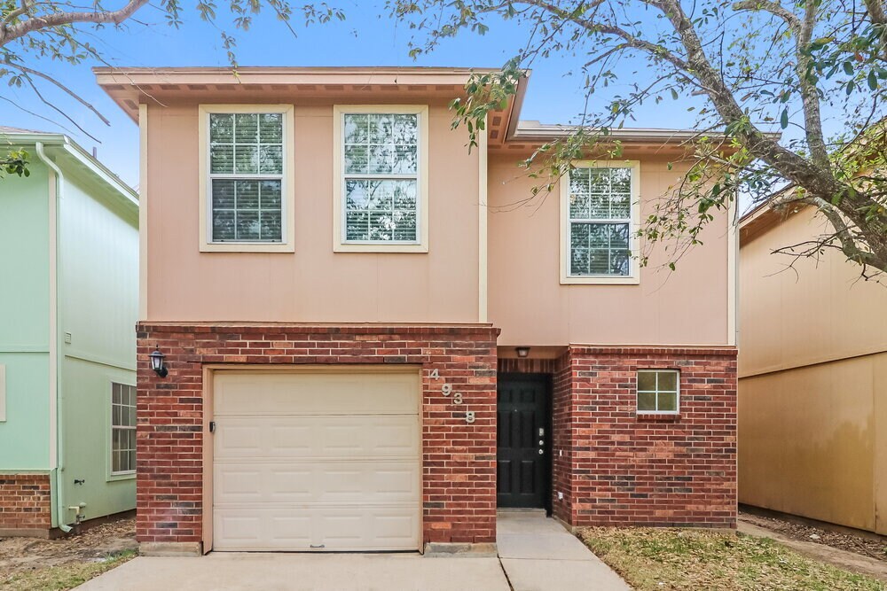 4938 S Cancun in Houston, TX - Foto de edificio