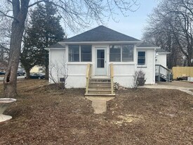 231 Adams St in Delaware City, DE - Building Photo