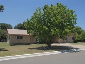 2500 Parker Dr in Georgetown, TX - Building Photo