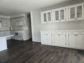 410 50th Ave Dr W in Bradenton, FL - Building Photo - Building Photo