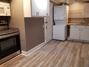 219 Locust St, Unit 2 in Carnegie, PA - Building Photo - Building Photo