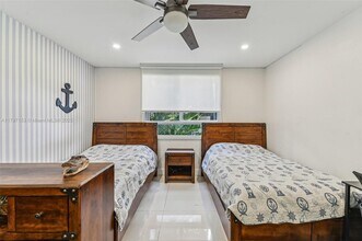 121 Crandon Blvd, Unit 251 in Key Biscayne, FL - Building Photo - Building Photo