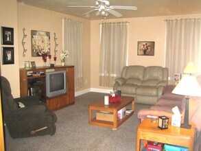 220 Ryers Ave in Cheltenham, PA - Building Photo - Building Photo