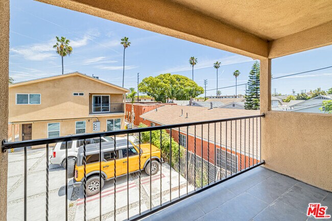 945 N Broad Ave in Los Angeles, CA - Building Photo - Building Photo