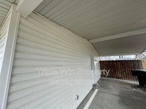 1630 Kay Dr in Florissant, MO - Building Photo - Building Photo