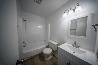 205 Johnson St-Unit -H in Garner, NC - Foto de edificio - Building Photo