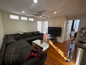 66 Egmont St, Unit 60-6 in Brookline, MA - Building Photo - Building Photo