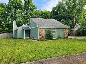 8186 Valley Ridge Trail in Memphis, TN - Building Photo