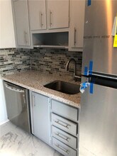 2050 NE 39th St in Fort Lauderdale, FL - Building Photo - Building Photo