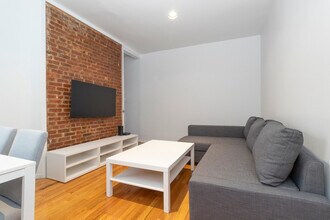 1794 1st Ave in New York, NY - Building Photo - Building Photo