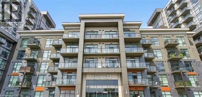 450 Dundas St E in Waterdown, ON - Building Photo - Building Photo