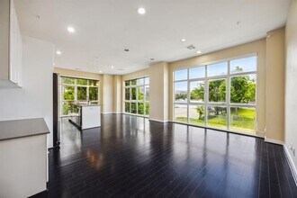 207 Pierce St in Houston, TX - Building Photo - Building Photo
