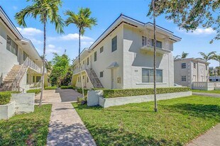 225 Madeira Ave in Coral Gables, FL - Building Photo