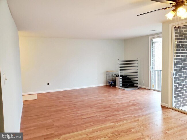 10250 Prince Pl-Unit -24-107 in Largo, MD - Building Photo - Building Photo