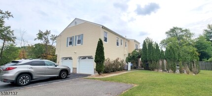 164 Little Falls Rd in Fairfield, NJ - Building Photo - Building Photo