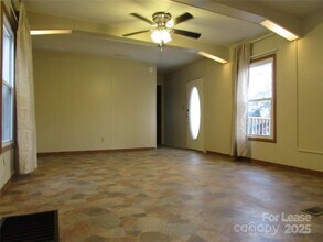 124 Cove View Dr in Mooresville, NC - Building Photo - Building Photo