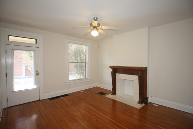 80 W Greenwood Ave