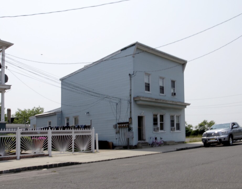 176 Sheridan St in Perth Amboy, NJ - Foto de edificio