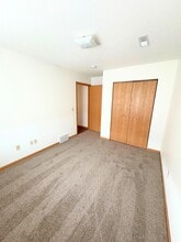 Valleyside Townhomes in Willmar, MN - Foto de edificio - Building Photo