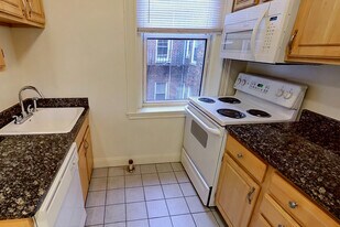 25 Queensberry St, Unit 32 in Boston, MA - Building Photo