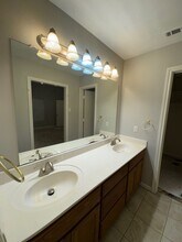 500 Shady Park Trail-Unit -500 Shady Park Trail in Hewitt, TX - Building Photo - Building Photo