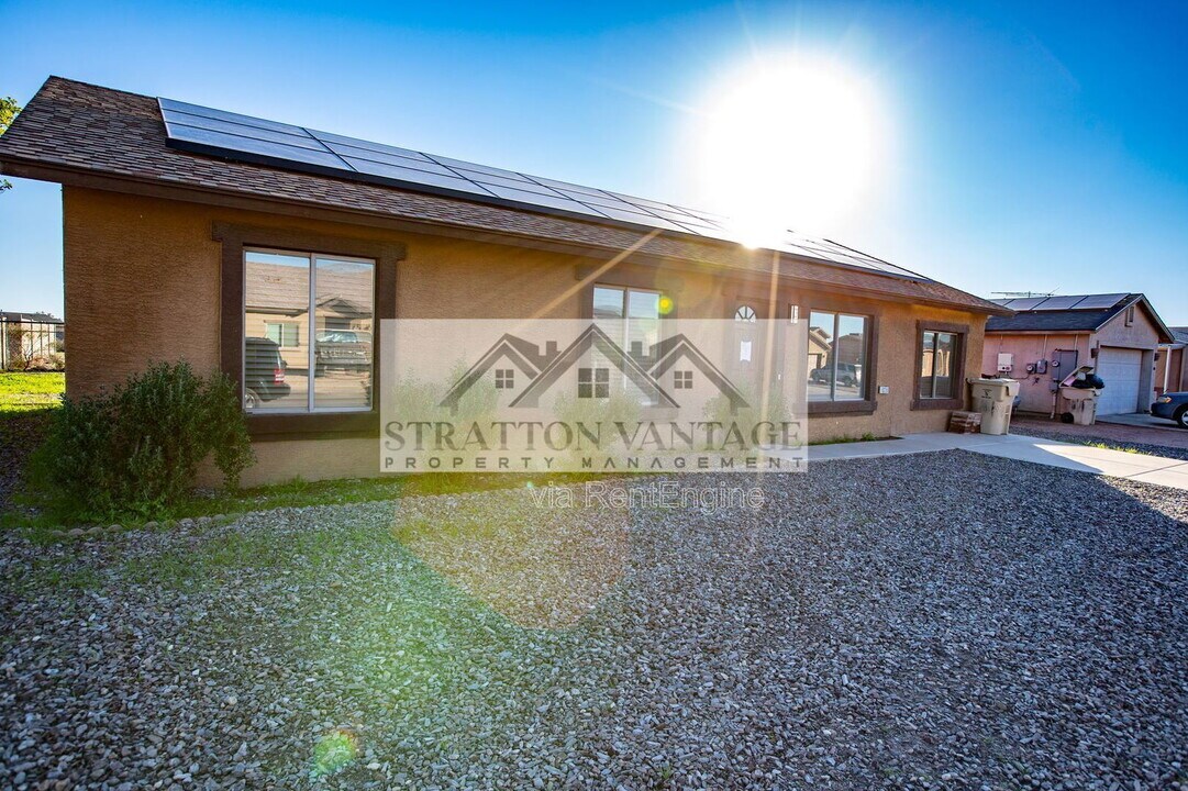 10281 W Arvada Dr in Arizona City, AZ - Building Photo