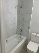 5725 NW 27th Ct, Unit 5725 NW 27 Ct in Lauderhill, FL - Foto de edificio - Building Photo