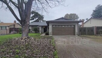 4475 Silverton Way in Sacramento, CA - Building Photo