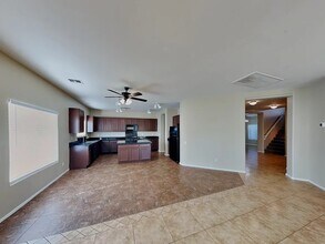 9314 W Bennet Plaza in Phoenix, AZ - Building Photo - Building Photo