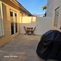 21431 SW 88th Ave in Cutler Bay, FL - Building Photo