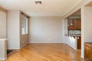 13037 Cadencia Pl in San Diego, CA - Building Photo - Building Photo