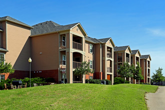 Landings at Pebble Creek in Mustang, OK - Building Photo - Building Photo