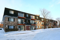 Mansard Lane Apartments in Mount Prospect, IL - Building Photo - Building Photo