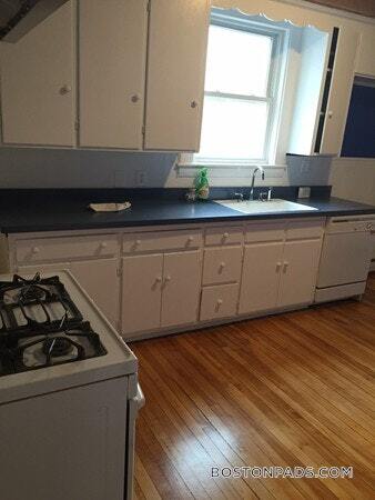 48 Derby St in Waltham, MA - Building Photo - Building Photo