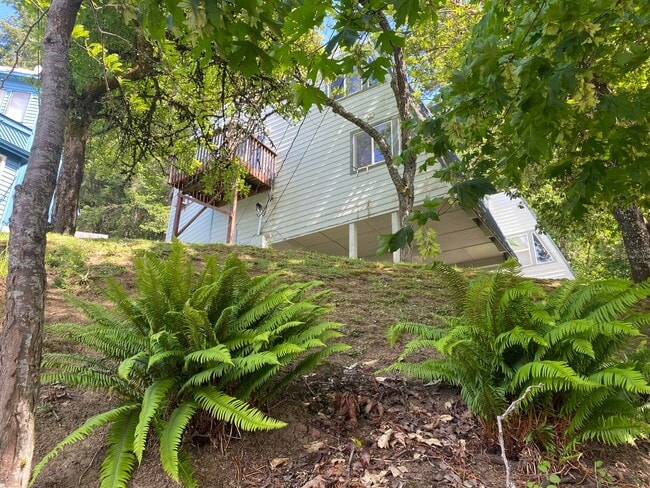 property at 3491 Onyx Pl