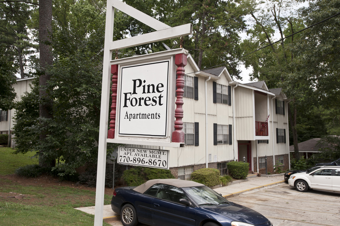 Pine Forest Apartments in Pine Lake, GA - Building Photo