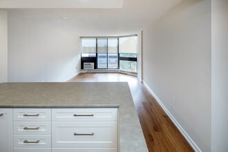 Prince William Apartments in Belleville, ON - Building Photo - Building Photo