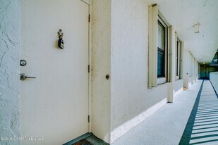 10600 S Ocean Dr in Jensen Beach, FL - Building Photo
