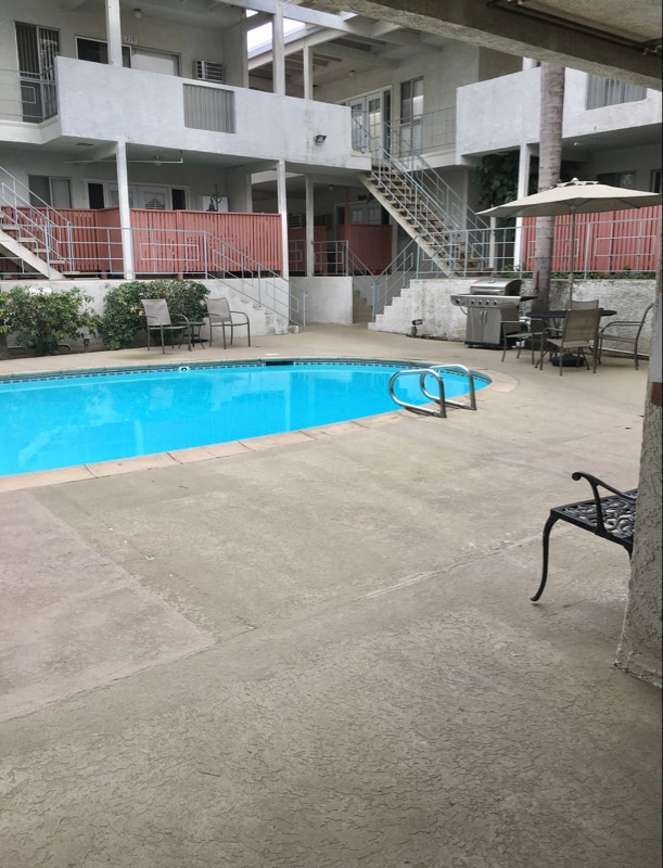5410 Quakertown Ave in Los Angeles, CA - Building Photo - Building Photo