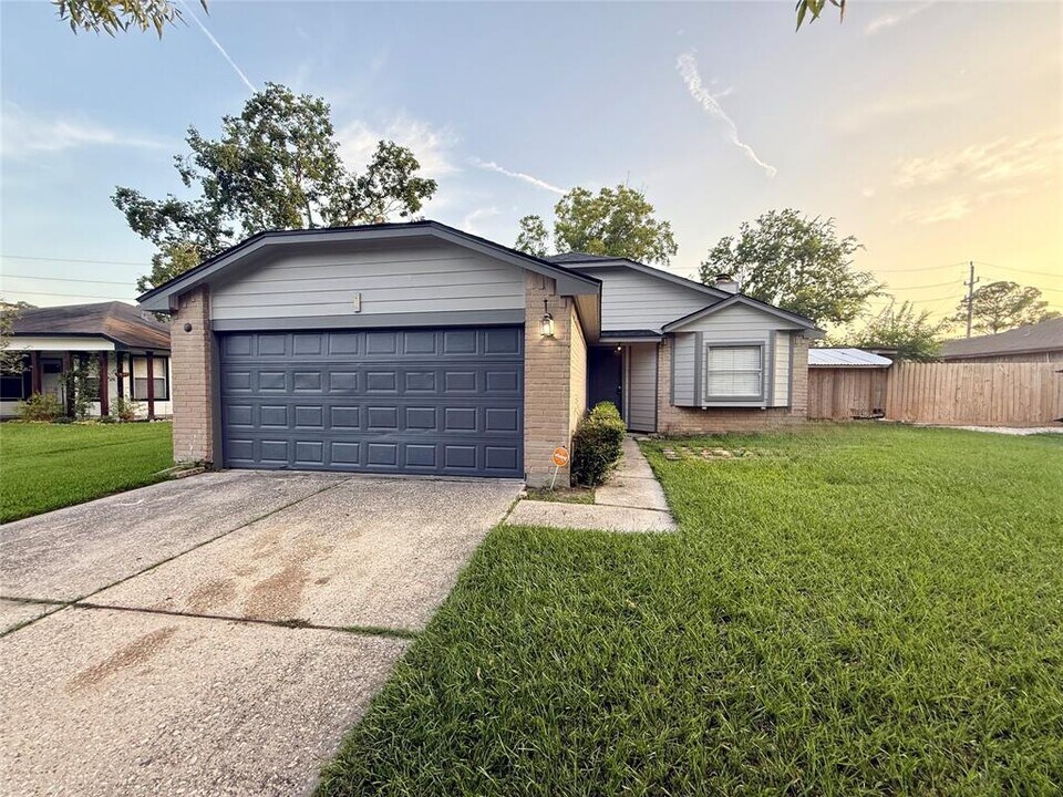 24023 Red Sky Dr in Spring, TX - Building Photo