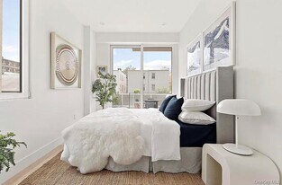 19-14 21st Rd in Queens, NY - Building Photo